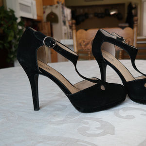 Dolce by Mojo Moxy Velvet Heels